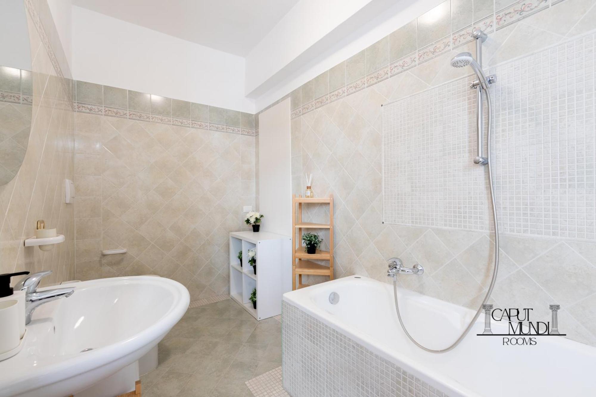 Caput Mundi - 100mt To Metro A, Terrace, A-c, 15 Min To Center Gasthof